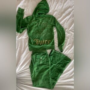Y2K Juicy Couture Green Velour track jacket size M. Fits on the slim side.